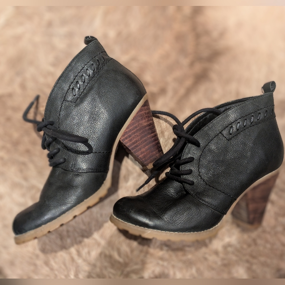 Hush Puppies Revive Chukka ankle boots